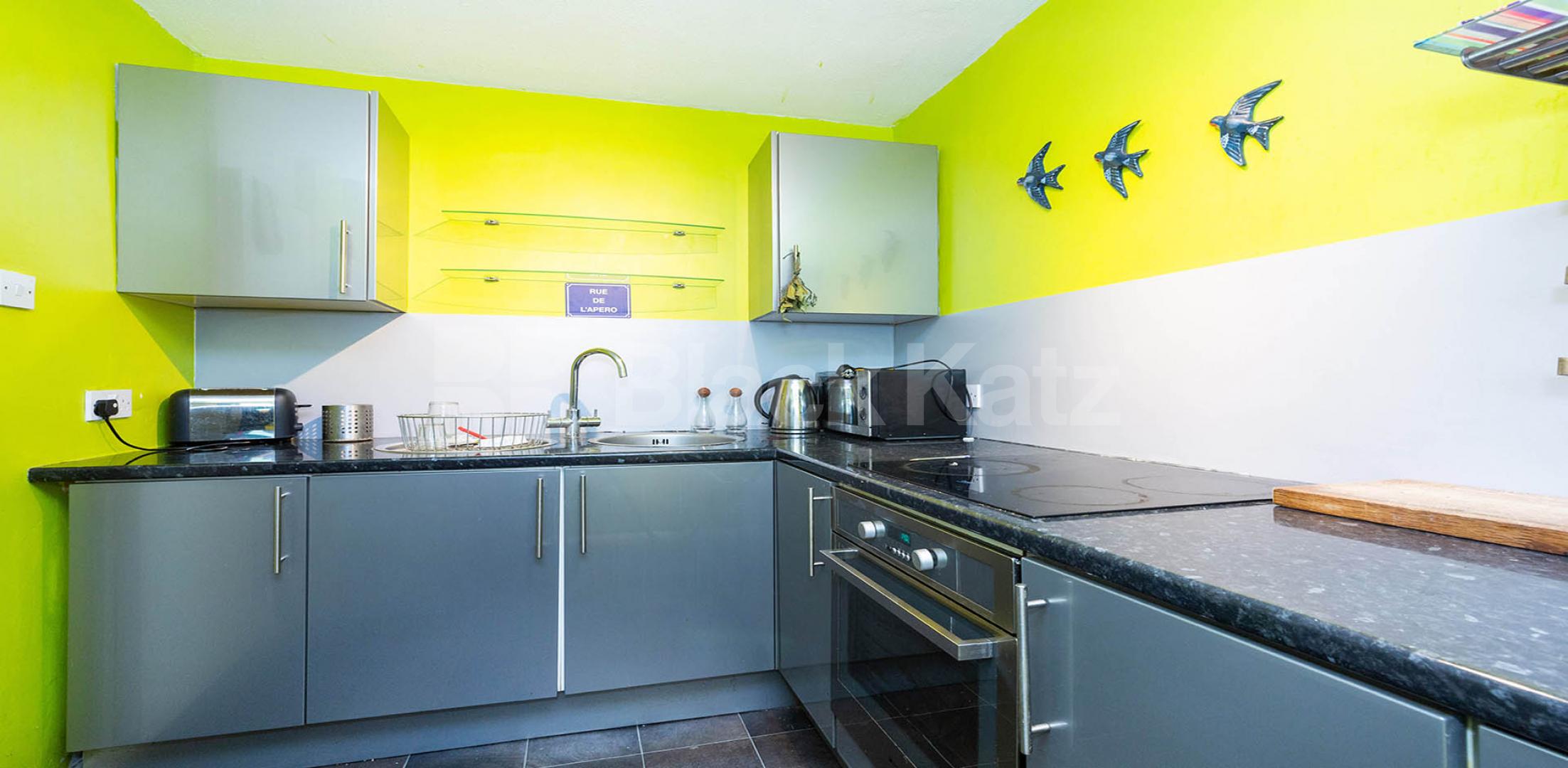 			1 Bedroom, 1 bath, 1 reception Apartment			 Ridge Road N8, CROUCH END / HARRINGAY